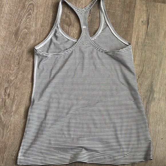 Lululemon tank - Picture 2 of 3